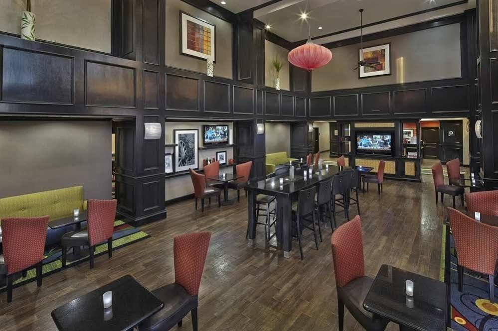 迪凯特欢朋套房酒店 外观 照片